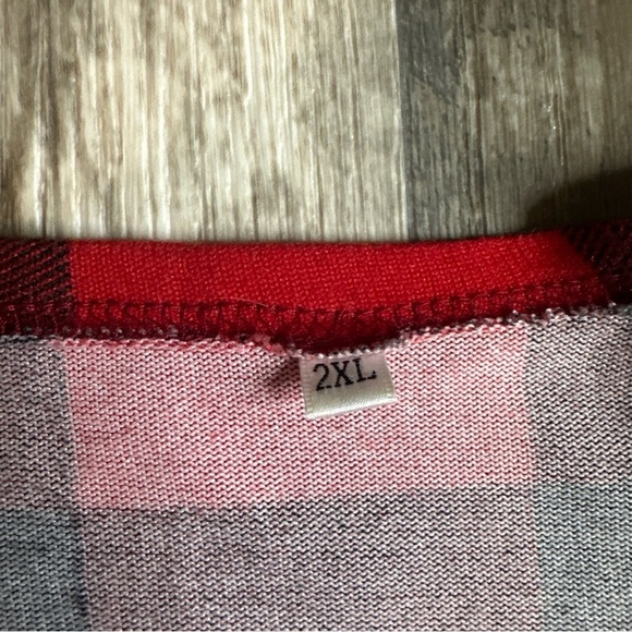 2XL Women’s Red Flannel Cardigan, Button Down - Picture 5 of 6